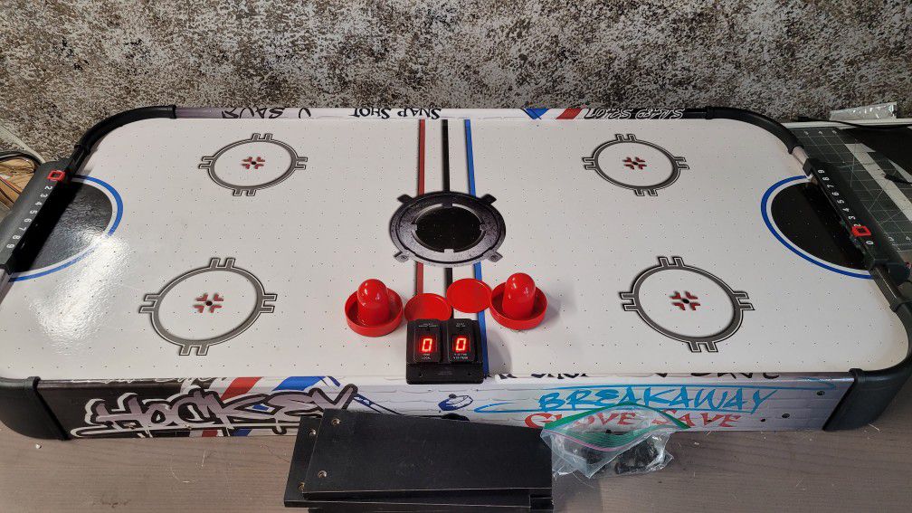 Costway 42''Air Powered Hockey Table Top Air Hockey Table Game Electronic Scoring 2 Pushers
