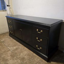 Large Dresser 65L 19W 30H (No delivery)
