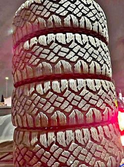 285/75/18 Goodyear 📍📍 Vendo un set de llantas con 80% de vida las 4 📍🌟