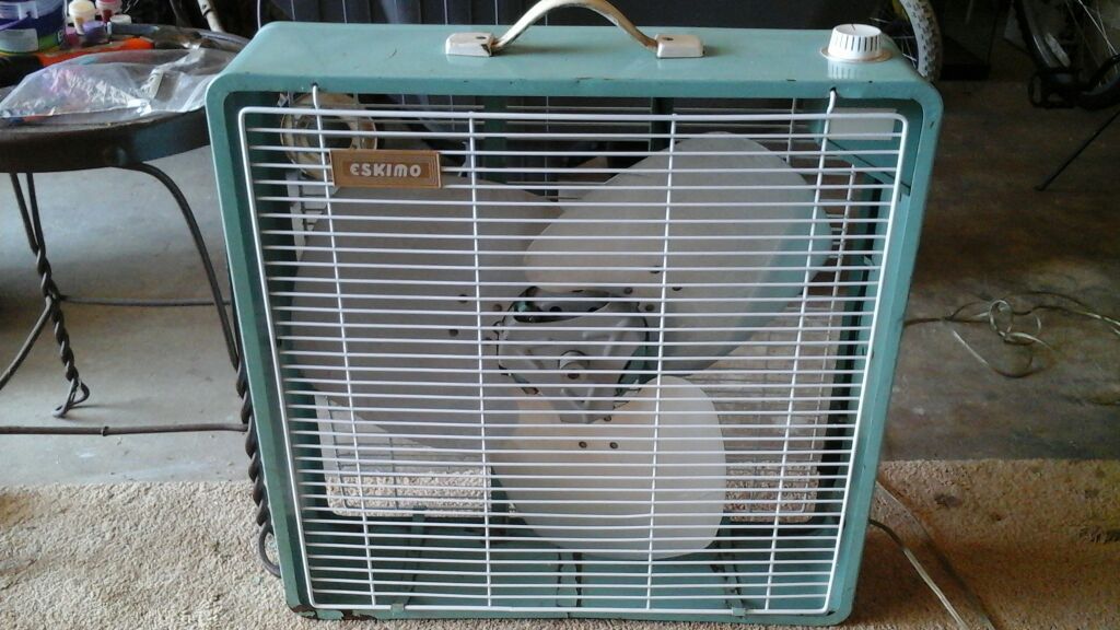 1960's vintage Eskimo floor box fan 3 speeds very nice