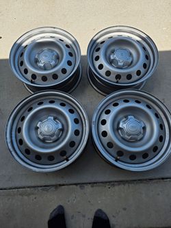 4 Ford 17 inch rims