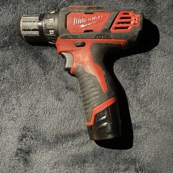 Milwaukee M12 Driver