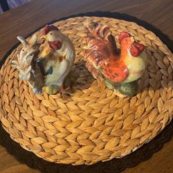 Rooster Ceramic Salt & Pepper Shakers/ Figurines, Small, Ceramic / Hand Painted