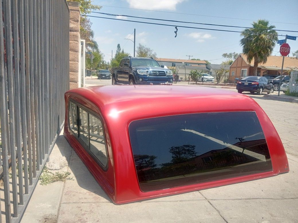 FREE Camper Shell 5ft Toyota Tacoma