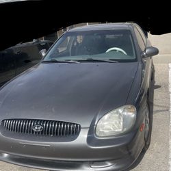 Gas Saver Hyundai Sonata 2001 Good Conditions  $2000.