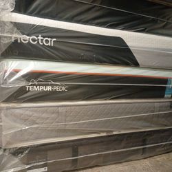 💥🔥💥🔥$1,499 regular king tempur-pedic luxebreze purecool max firm $1,499 💥🔥💥🔥