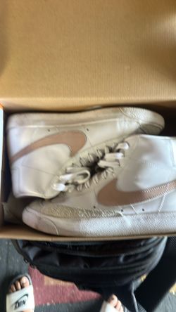 Used Nike blazer size 9 1/2