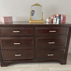 Real Wood Dresser And Nightstand Set 