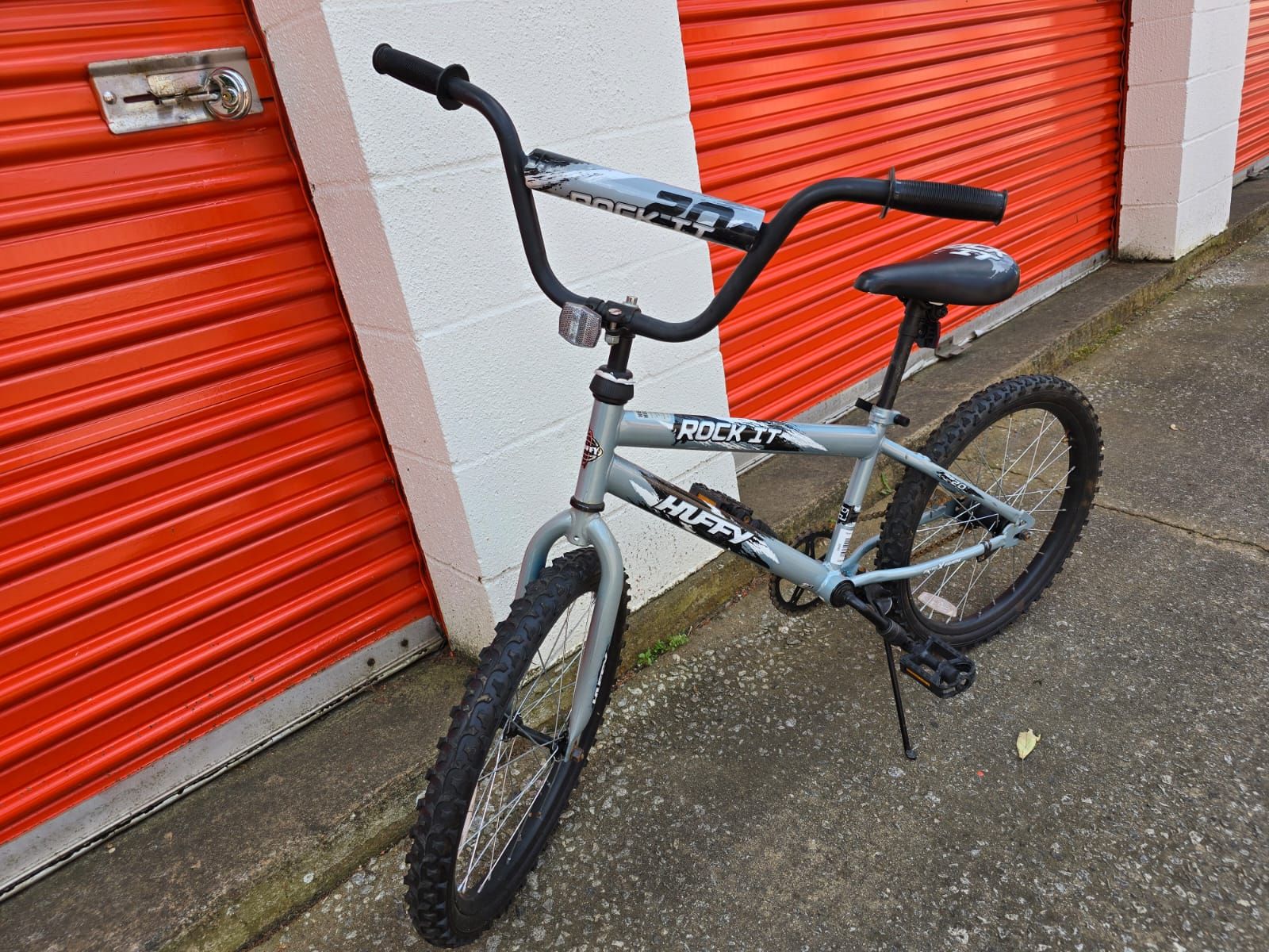 BOYS BIKE