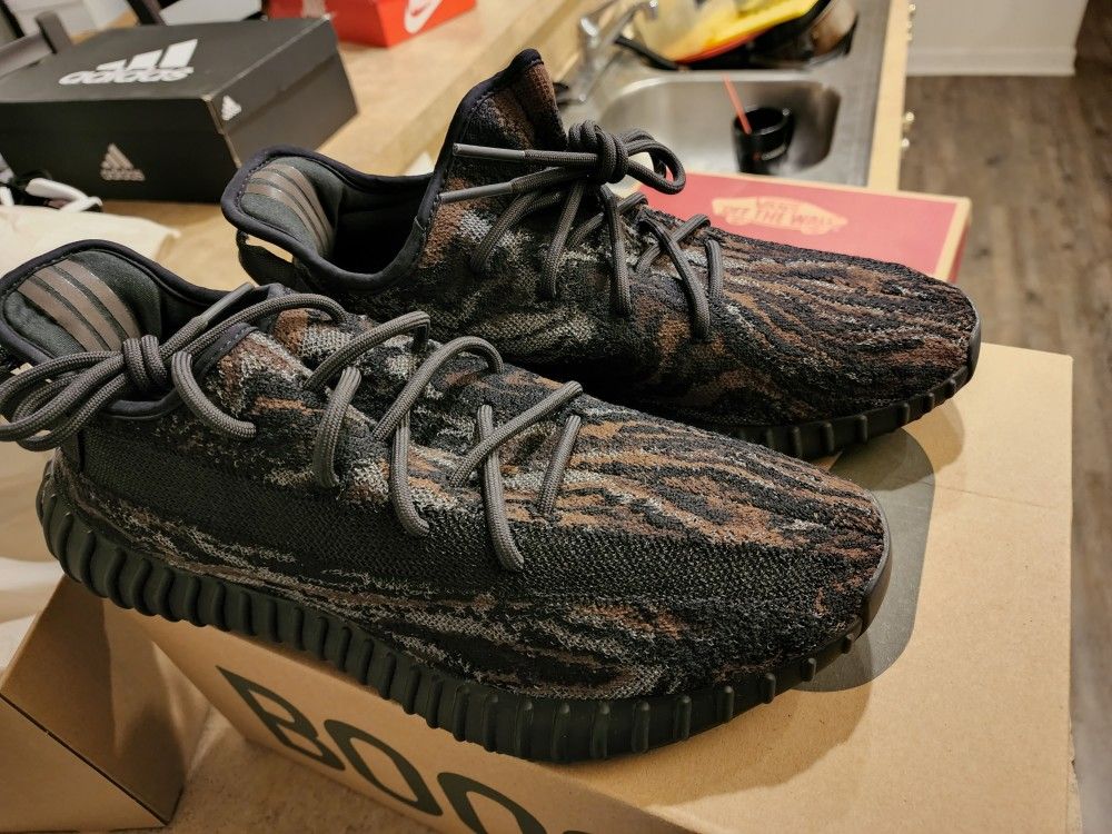 Yeezy 350 V2 Mx Rock w