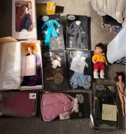 Vintage Dolls/Outfits