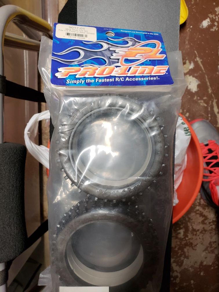 Proline Mug Shot Tire M2