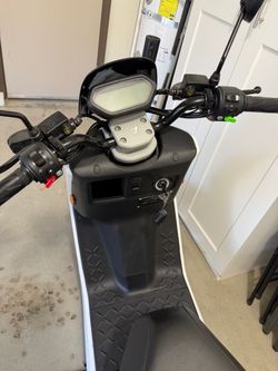 2021 NIU NQi Sport Electric Scooter – Clean – Needs Battery – $900 OBO