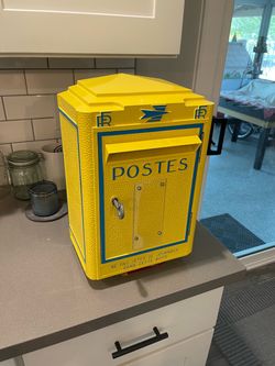 Vintage look all metal French mailbox with key - great wedding prop for wedding cards in like new condition- can stand on its own or hang on wall
