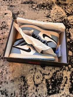 Air Jordan 1 Retro High OG “UNC”