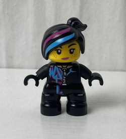 Lego Ville Minifigure 47205pb065 Duplo Lucy Wyldstyle 2019 The LEGO Movie 2 (Rare Collectors Item!)
