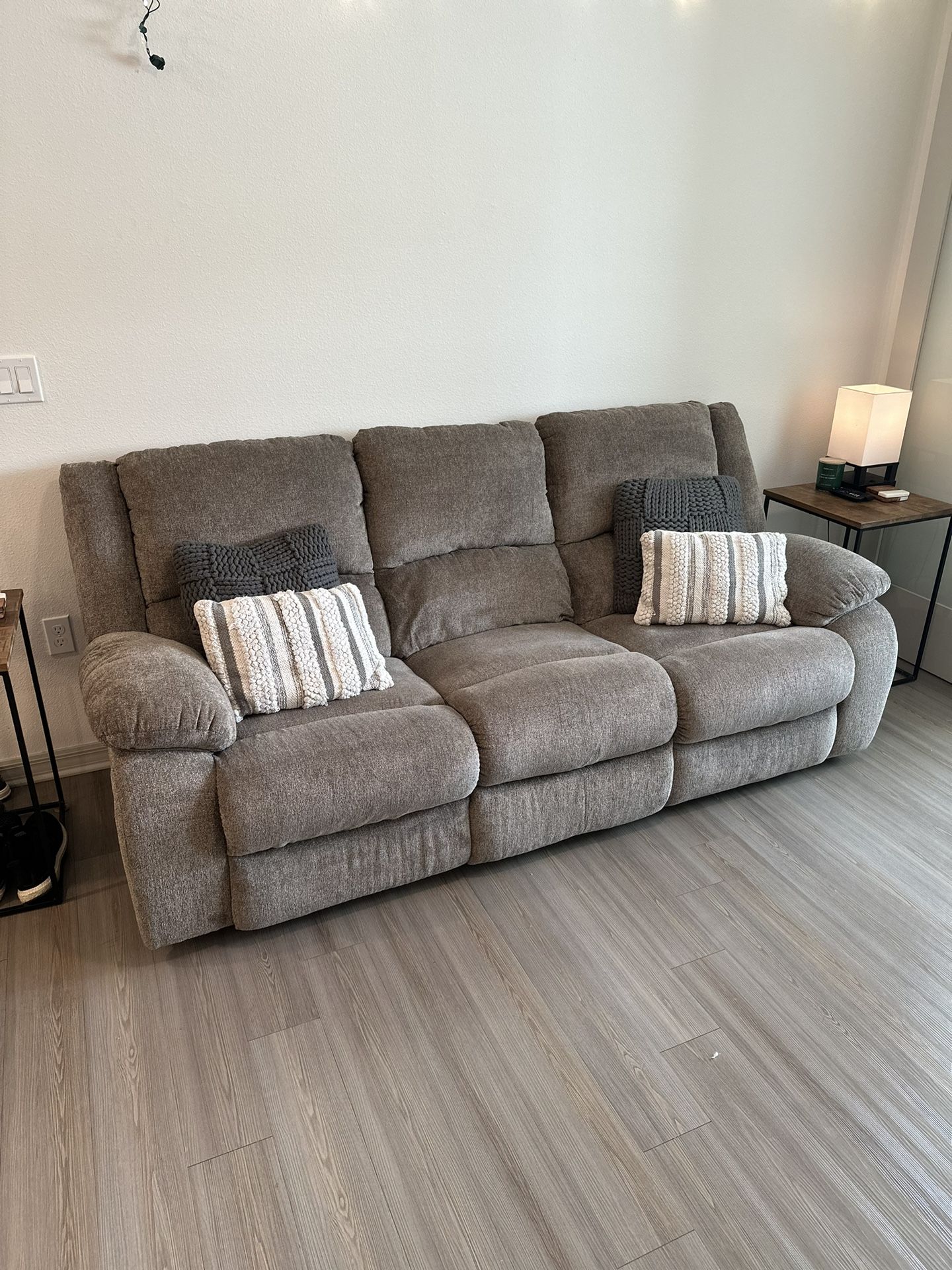 Recliner Couch / Sofa (Grey)