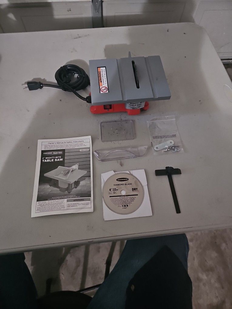 Table Saw. 4 "MIGHTY MITE