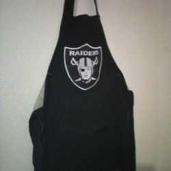 VINTAGE OAKLAND APRON ..SIZE SMALL TO MEDIUM 