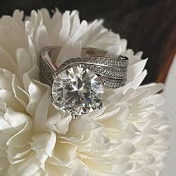 Engagement Ring 18K White Gold 