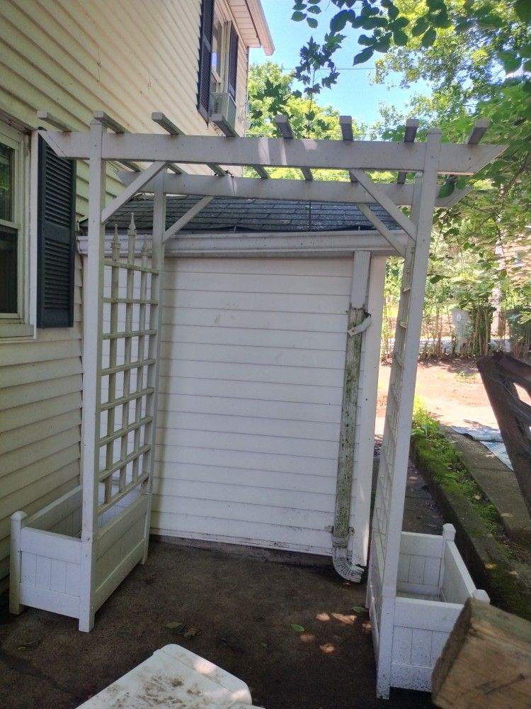 Arbor Plant Holder