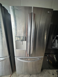 LG French Door Refrigerator Stainless with IceMaker