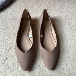 Womens Beige Flats Size 7