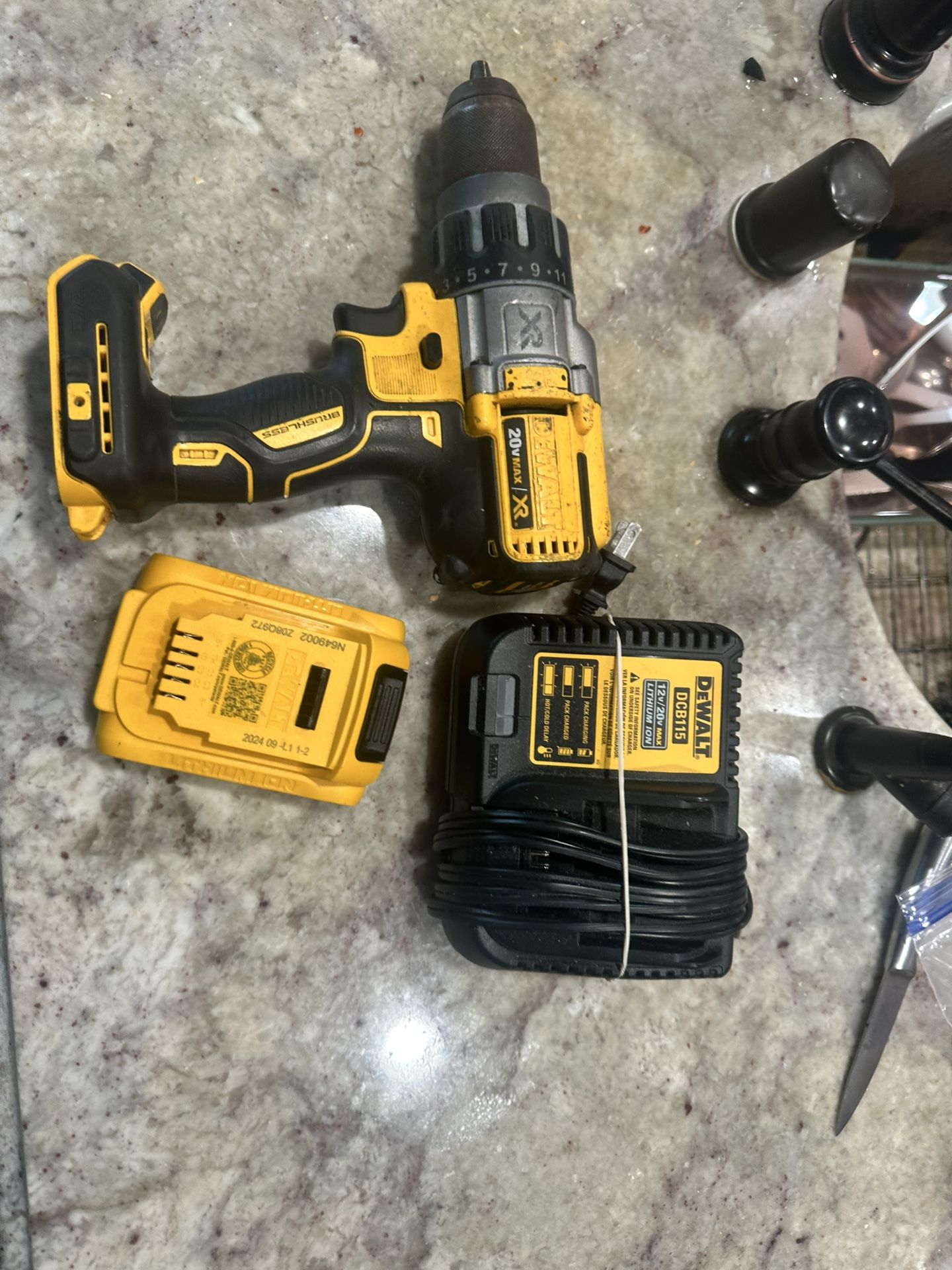 Dewalt 20v 3spd. Drill