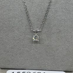 Earrings and pendant 