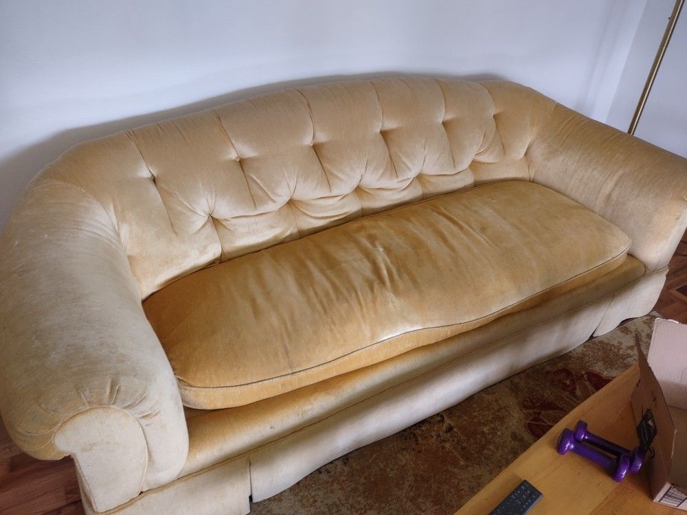 Comfy Retro Couch/Sofa