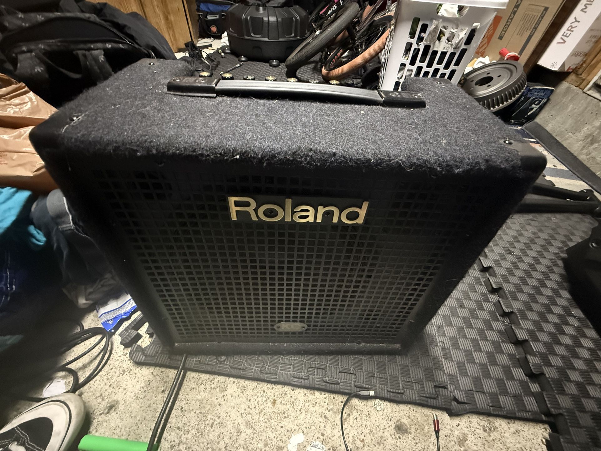 Roland KC -150 Keyboard/Guitar AMP