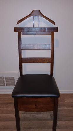Like New Excellent Condition Valet Chair