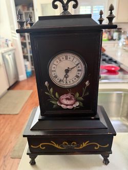 Vintage mantel clock