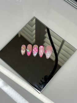Custom press on nails