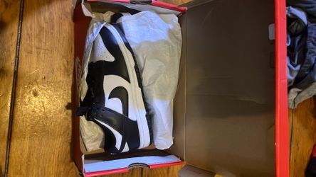 Womans Nike Dunk Low Shoes size 5