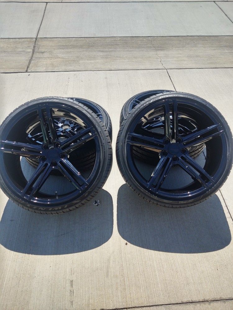 21x9.5+20 And 21x10.5+30 5x120 Wheels And Tires 245 And 285 Good Condition