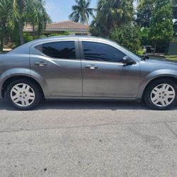 2013 Dodge Avenger Sxt Runs Mint 136000 Miles. Financing cheap!