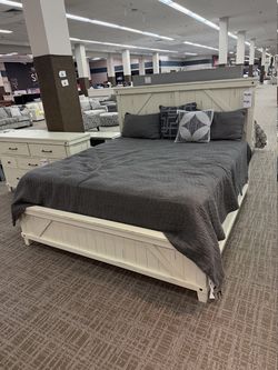 Farmhouse Plank Bed - Antique White | Headboard