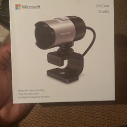 Microsoft LifeCam Studio(Webcam)