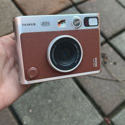 FUJIFILM INSTAX MINI EVO Hybrid Instant Camera