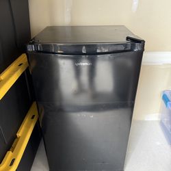 Mini Fridge With Freezer
