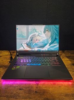 ASUS STRIX  RTX 5070ti RYZEN 9 GAMING LAPTOP