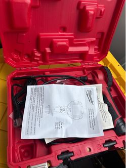 Milwaukee M12 12V Lithium-lon Cordless Auto Technician Borescope and charger