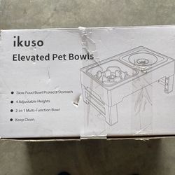 Ikuso Elevated Pet Bowls