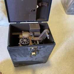 Vintage Revere 8 mm Model 80 projector