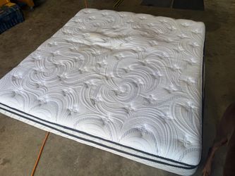 Serta pillow topper Matress