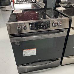 Frigidaire Gallery Black Stainless Steel 30” Front Fontrol Electric Range With Air Fry