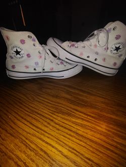 CONVERSE
Chuck Taylor All Star - Youth