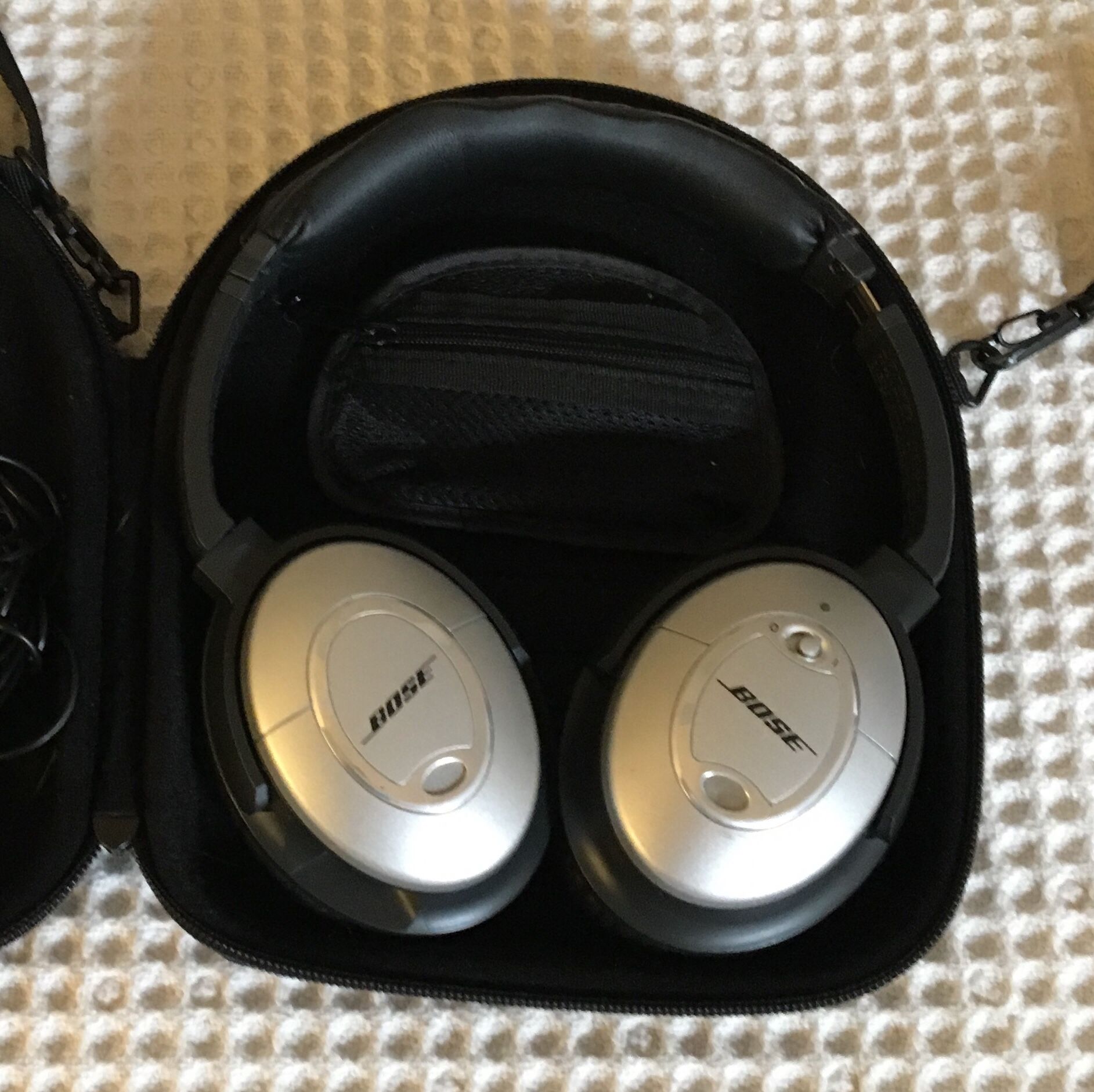 Bose QuietComfort Noise Canceling Headset with case - new ear pads and padding