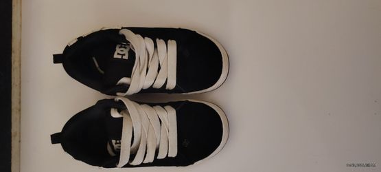 Kids size 2 DC shoes great condition, clean.